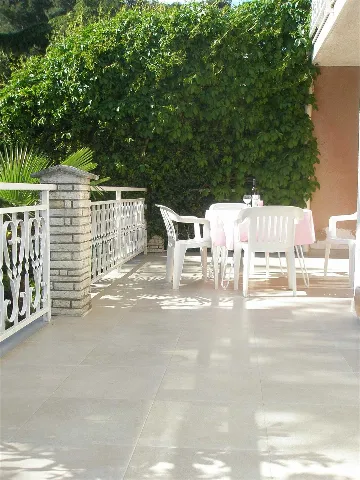 Pula 2-Bedroom Apartment for 4 Guests with Parking