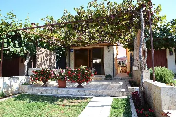 Studio in Pula for 2 Guests with Parking