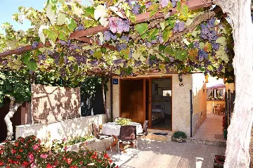 Studio in Pula for 2 Guests with Parking