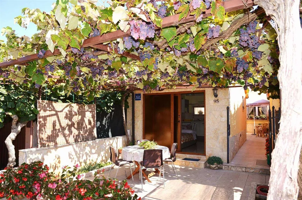 Studio in Pula for 2 Guests with Parking