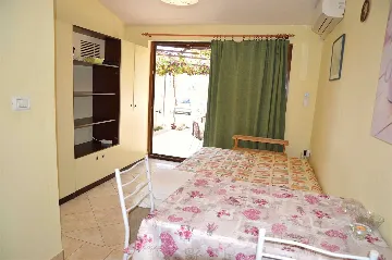 Studio in Pula for 2 Guests with Parking