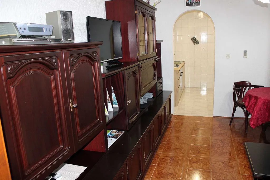 Pula Center Apartment with Terrace for 3-4 Guests