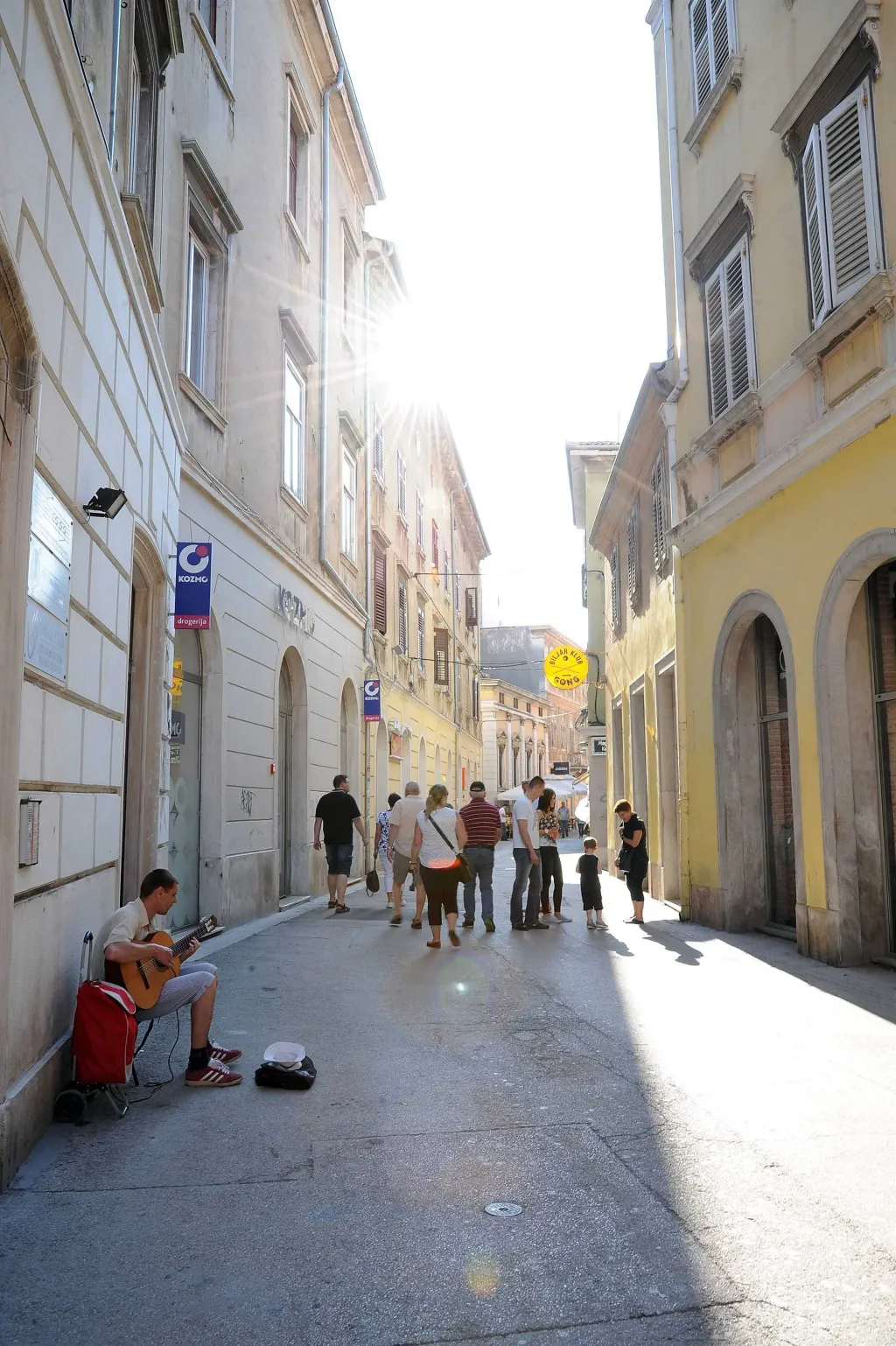 Pula Center Apartment with Terrace for 3-4 Guests