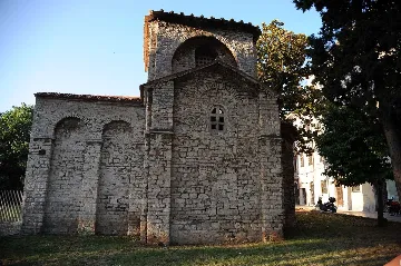 Pula Center Apartment with Terrace for 3-4 Guests