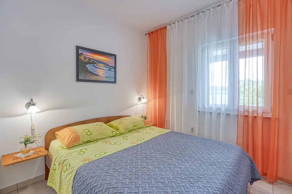 Apartment for 2 with BBQ and Yard in Fažana