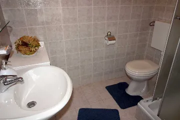 Apartment for 2 with BBQ and Yard in Fažana