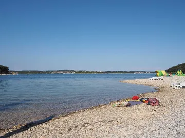 Apartment for 2 with BBQ and Yard in Fažana