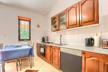 Pet-Friendly 2-Bedroom Apartment in Vinkuran