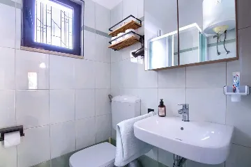 Pet-Friendly 2-Bedroom Apartment in Vinkuran