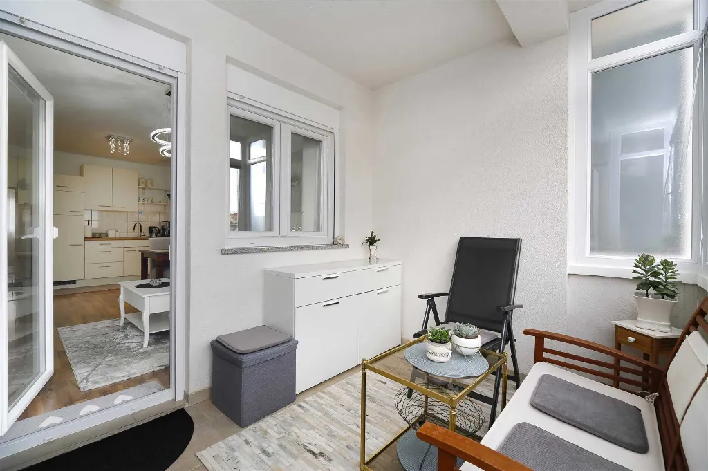 1-Bedroom Apartment with Parking in Jadreški