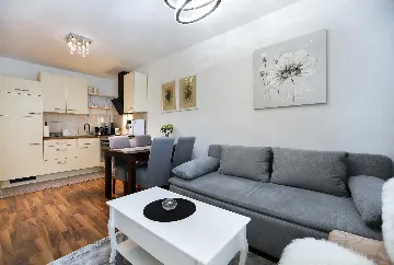 1-Bedroom Apartment with Parking in Jadreški