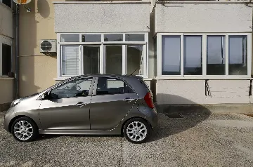 1-Bedroom Apartment with Parking in Jadreški