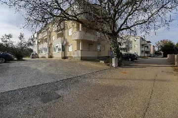 1-Bedroom Apartment with Parking in Jadreški