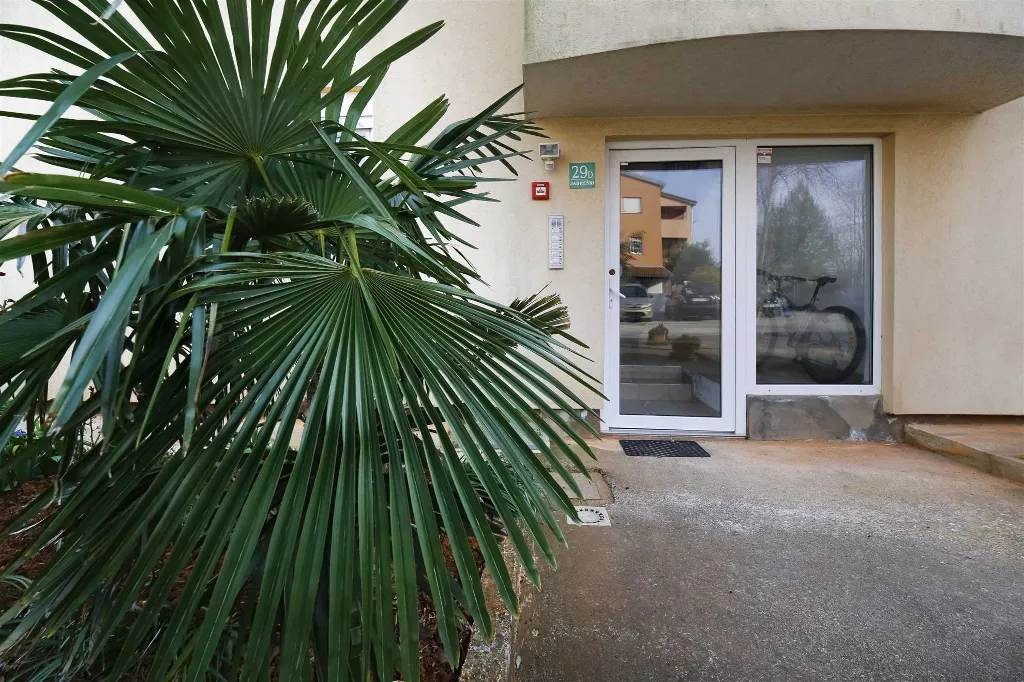 1-Bedroom Apartment with Parking in Jadreški