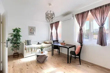 Pula Studio for 2 Guests with Parking