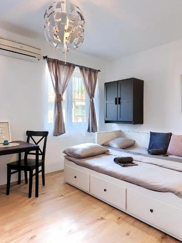 Pula Studio for 2 Guests with Parking