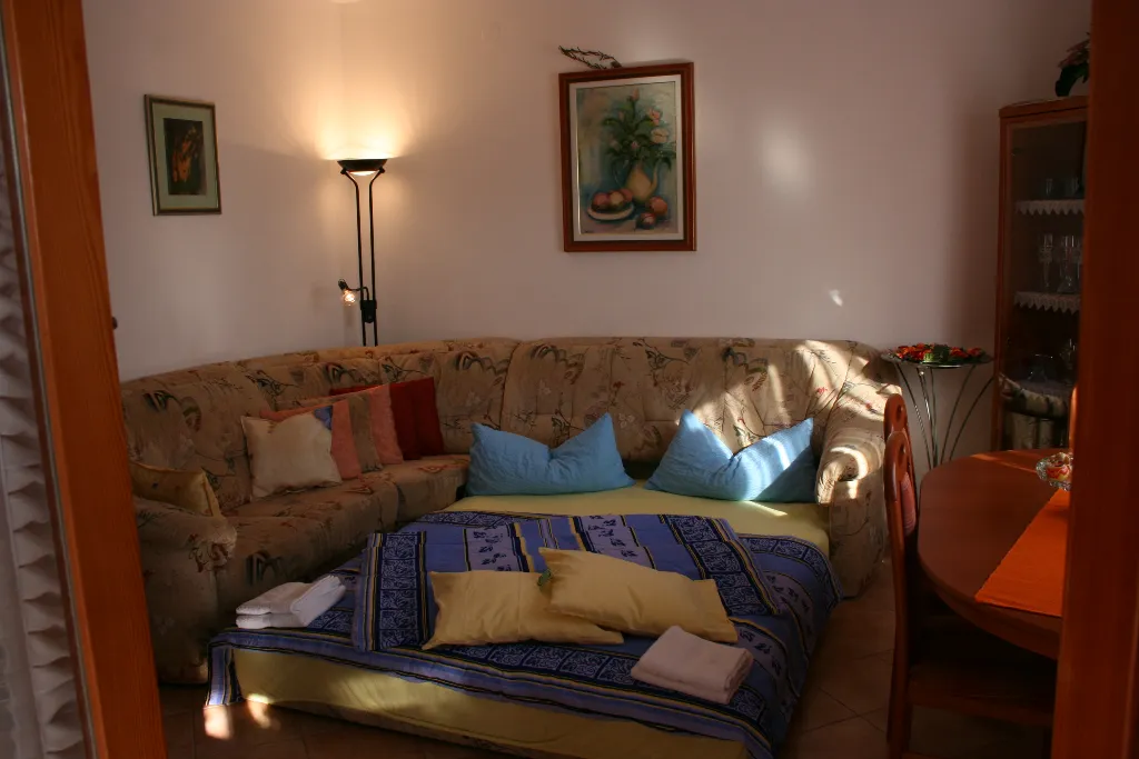 One-Bedroom Apartment in Premantura for up to 4