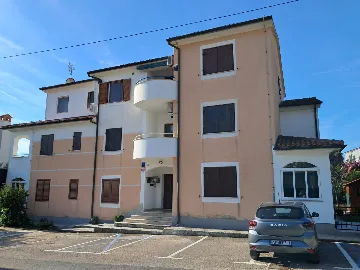 One-Bedroom Apartment in Premantura for up to 4
