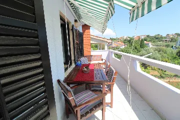 Two-Bedroom Apartment in Vinkuran for 5 Guests