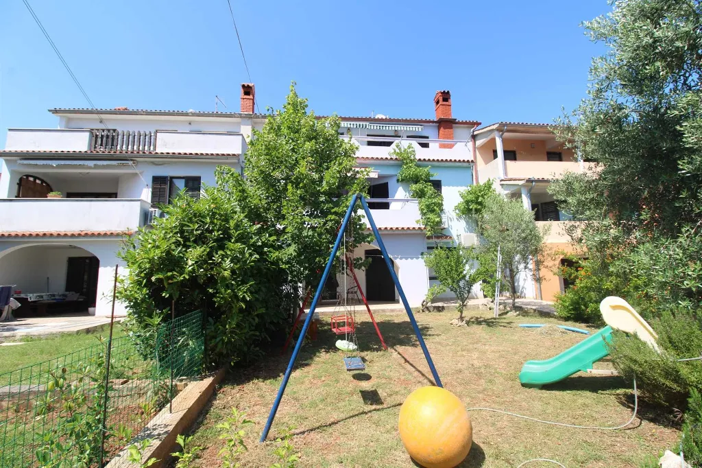 1-Bedroom Apartment in Vinkuran for Up to 3