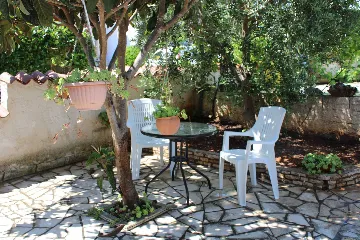 1-Bedroom Apartment in Vinkuran for Up to 3