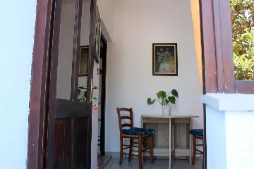 1-Bedroom Apartment in Vinkuran for Up to 3