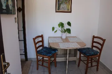 1-Bedroom Apartment in Vinkuran for Up to 3