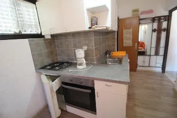 1-Bedroom Apartment in Vinkuran for Up to 3