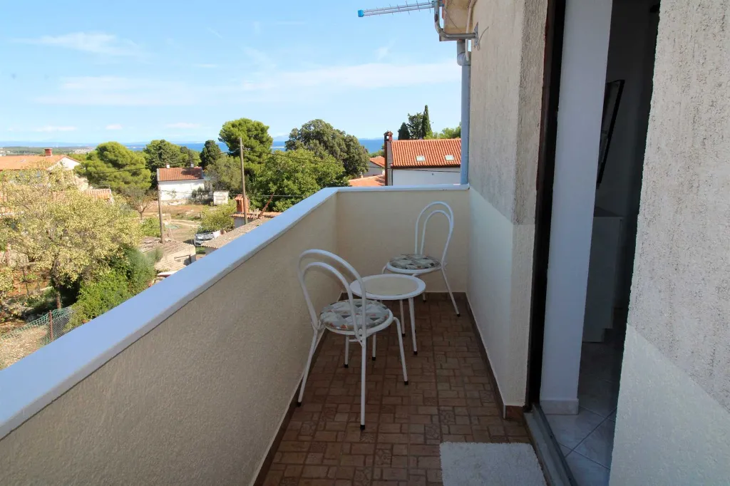 One-Bedroom Apartment for 3 in Premantura