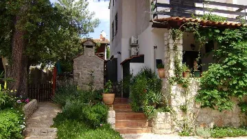 1-Bedroom Apartment in Mali Lošinj (Sleeps 4)