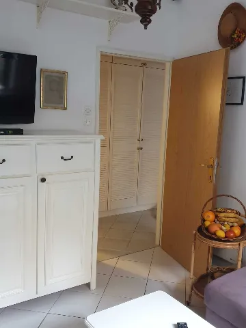 1-Bedroom Apartment in Mali Lošinj (Sleeps 4)