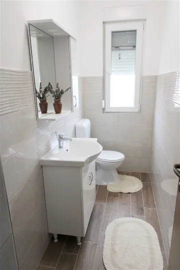 3-Bedroom Apartment in Ližnjan for up to 5