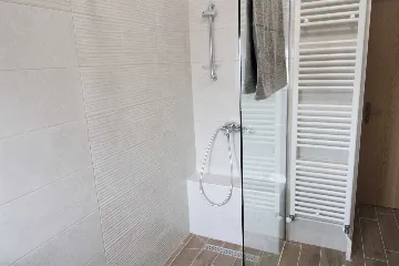 3-Bedroom Apartment in Ližnjan for up to 5