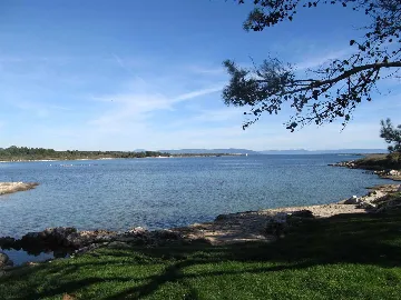 3-Bedroom Apartment in Ližnjan for up to 5