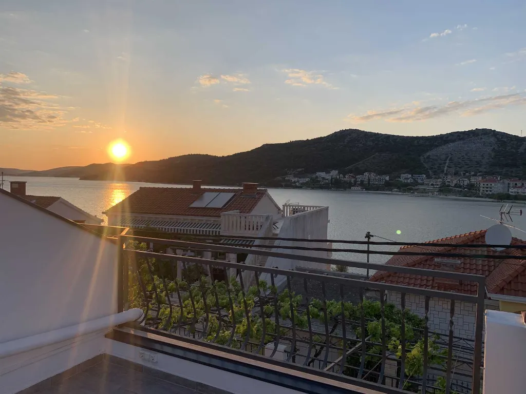 Seaside Escape Apartment Seget Vranjica