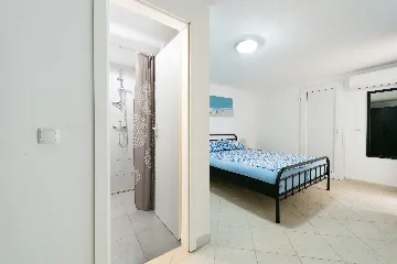 Adriatic Coast Retreat Apartment, Seget Vranjica