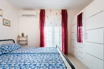 Adriatic Coast Retreat Apartment, Seget Vranjica