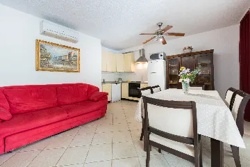 Adriatic Coast Retreat Apartment, Seget Vranjica