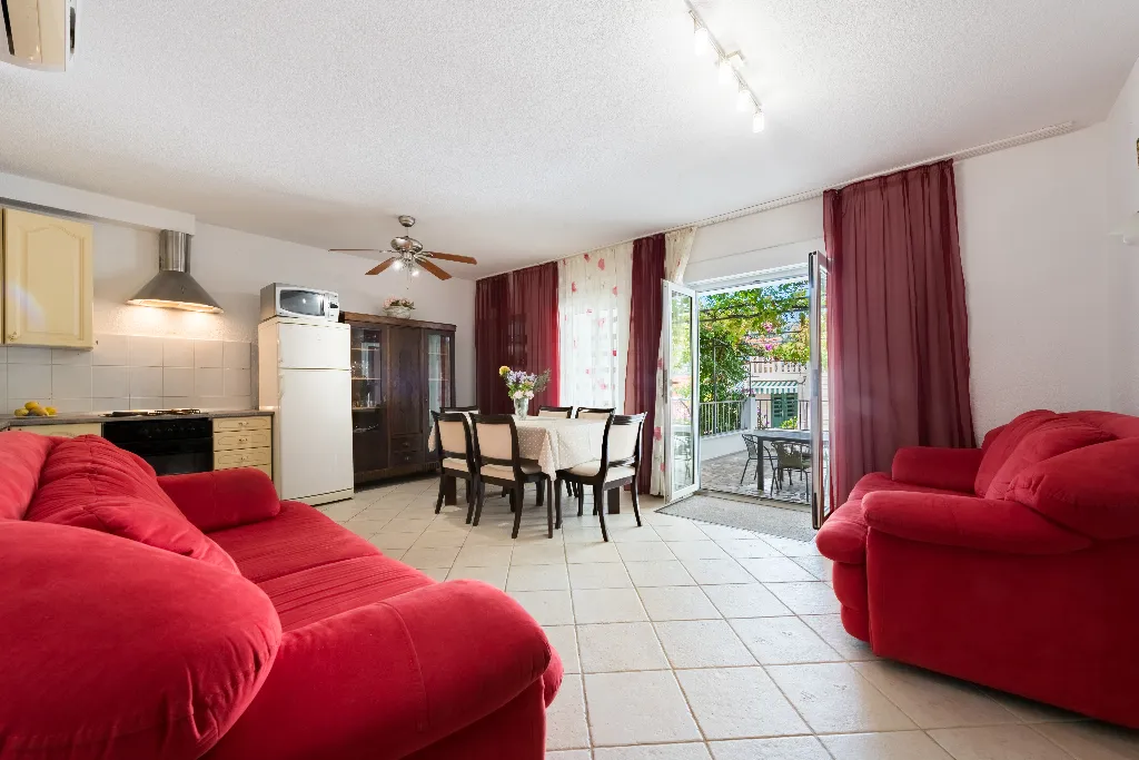 Adriatic Coast Retreat Apartment, Seget Vranjica