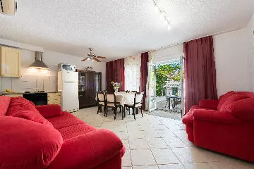 Adriatic Coast Retreat Apartment, Seget Vranjica