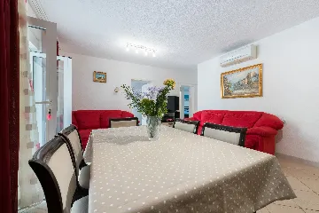 Adriatic Coast Retreat Apartment, Seget Vranjica