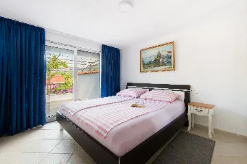 Adriatic Coast Retreat Apartment, Seget Vranjica