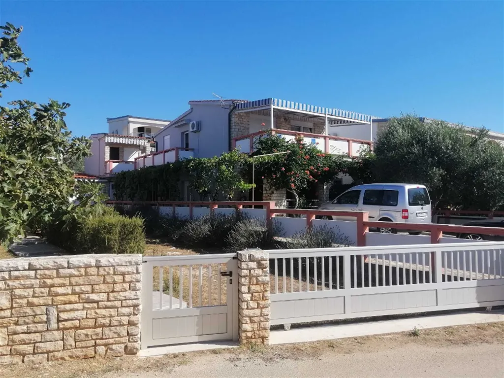 Apartment near the Center and Jadro beach