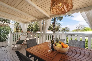 Two-Bedroom Mobile Home in Vrsar for 4 Guests