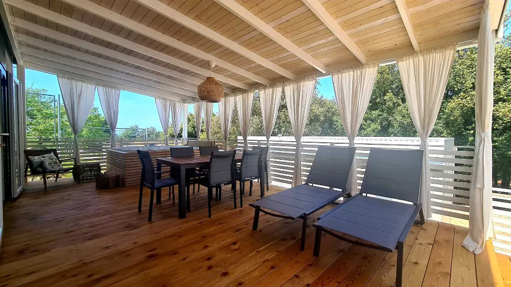 1-Bedroom Mobile Home in Vrsar for Up to 5