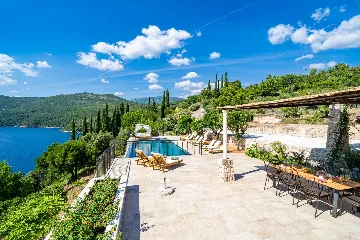 Seaside Infinity Villa with Private Estate, Molunat