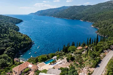 Seaside Infinity Villa with Private Estate, Molunat