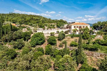 Seaside Infinity Villa with Private Estate, Molunat