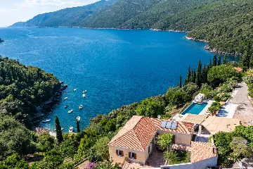 Seaside Infinity Villa with Private Estate, Molunat