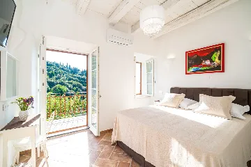 Seaside Infinity Villa with Private Estate, Molunat